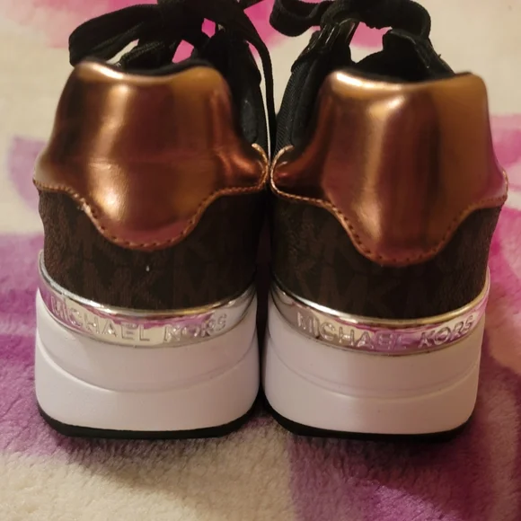 Michael Kors Women's Brown & Black Glitter Sneakers Shoes Size 7.5 - Picture 5 of 9